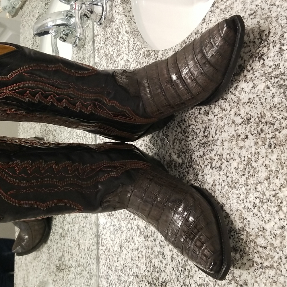 Beautiful cowgirl dress boots